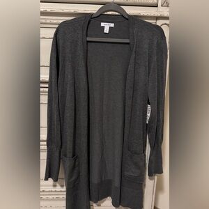 Gray shawl with pockets